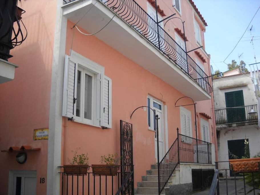 Villa La Casa Rosa Di Giulia Isquia Exterior foto